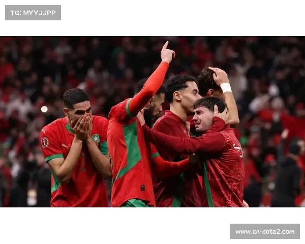 非洲杯冠军摩洛哥队回国，总统授奖国家英雄